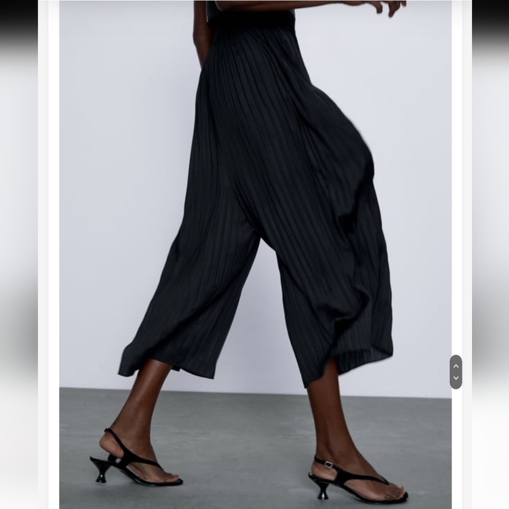 Zara Accordion Pleated Pull-On Pants Sz XS Flowy Bloggers Favorite Random Outfit